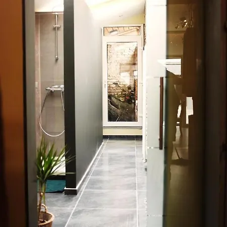 아파트 Berthe Artists House 라로셰안알데네